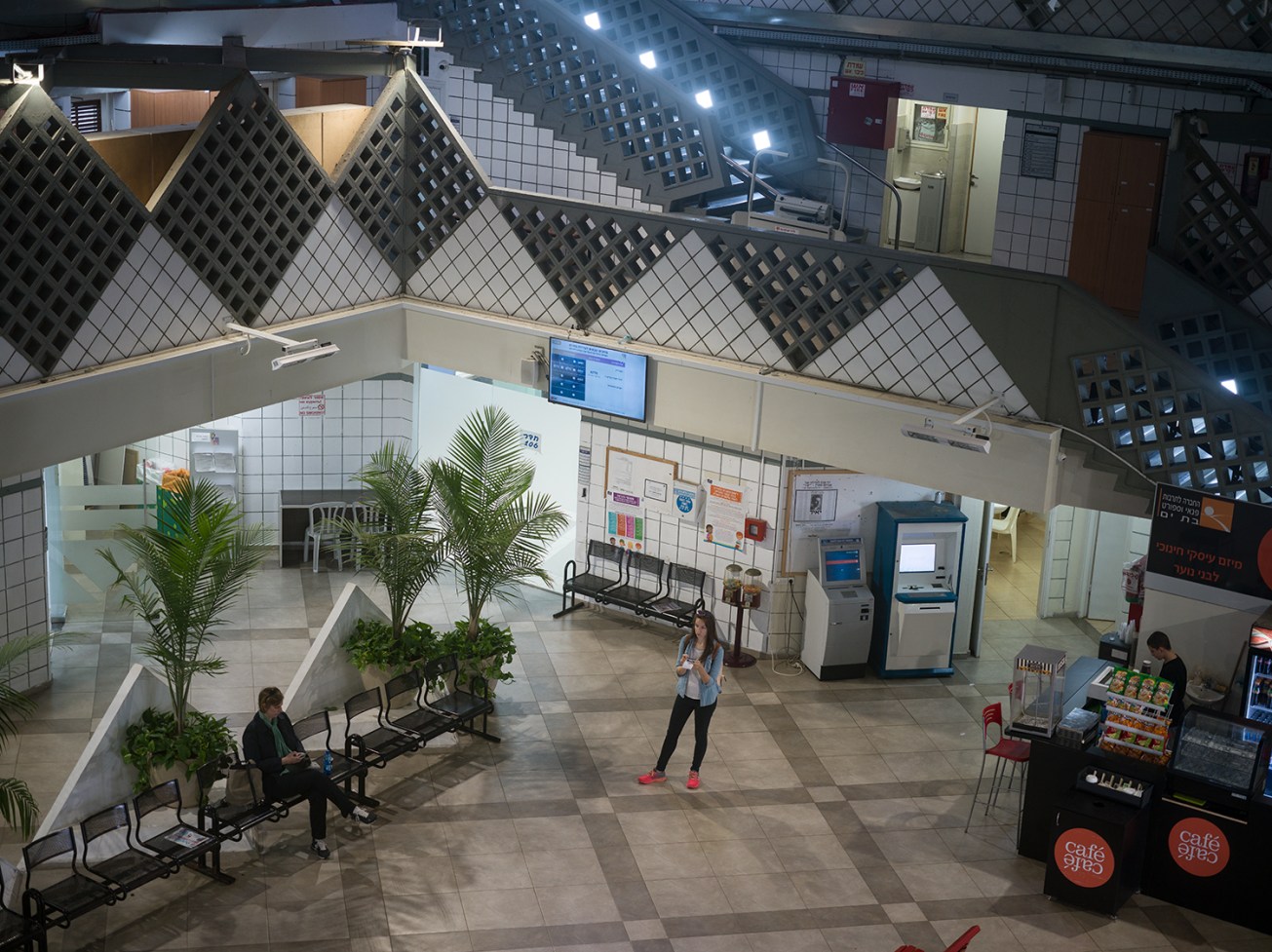 bat yam city hall _zvi hecker_1961-63-28